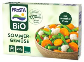 Eine Packung FRoSTA Bio Sommergemüse zeigt eine Schale mit Mischgemüse: Karotten, Bohnen, Blumenkohl und deutschen Produktlabels.