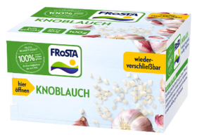Eine Schachtel tiefgekühlter Knoblauchwürfel (Knoblauch) von FRoSTA mit Knoblauchbildern; deutscher Text inkl. „wiederverschließbar“ auf der FRoSTA-Verpackung.