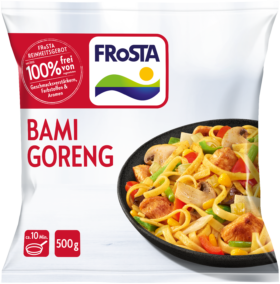 Eine Packung FRoSTA Bami Goreng Tiefkühlgericht: Nudeln, Gemüse, Hähnchen; 100 % ohne Zusatzstoffe, fertig in 10 Min., 500 g.