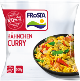 Eine Packung FRoSTA Hähnchen Curry Tiefkühlgericht: gelber Curryreis mit Hähnchenfleisch, roten Paprika, grünen Bohnen und Karotten; appetitlich verpackt.