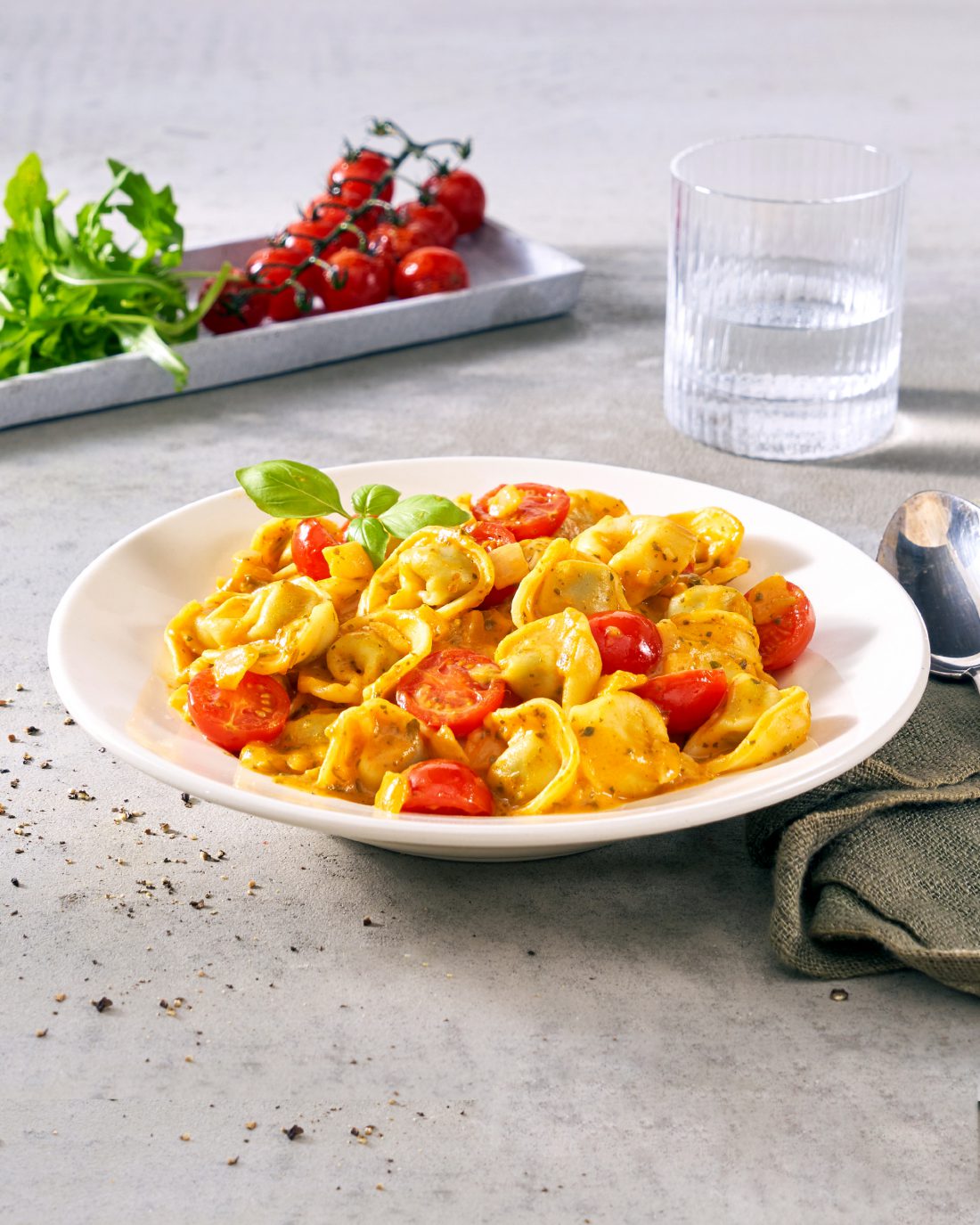 Tortellini Tomaten-Sahne Sauce • Tiefkühlgericht | FRoSTA