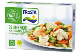 Eine Packung FRoSTA Tiefkühlgemüse mit Blumenkohl, Bohnen und Karotten in Kürbiskern-Butter, grün-weiße FRoSTA Verpackung.