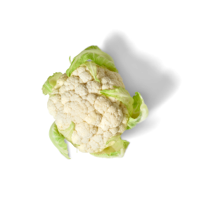 Ein ganzer, frischer Blumenkohl oder FRoSTA-Tiefkühlprodukt mit grünen Blättern, isoliert auf weißem Hintergrund.