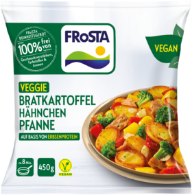 Eine Packung FRoSTA Bratkartoffel Hähnchenpfanne vegan: Kartoffeln, Brokkoli, Gemüse. 450 g, veganes Erbsenprotein, hervorgehoben auf der FRoSTA-Verpackung.