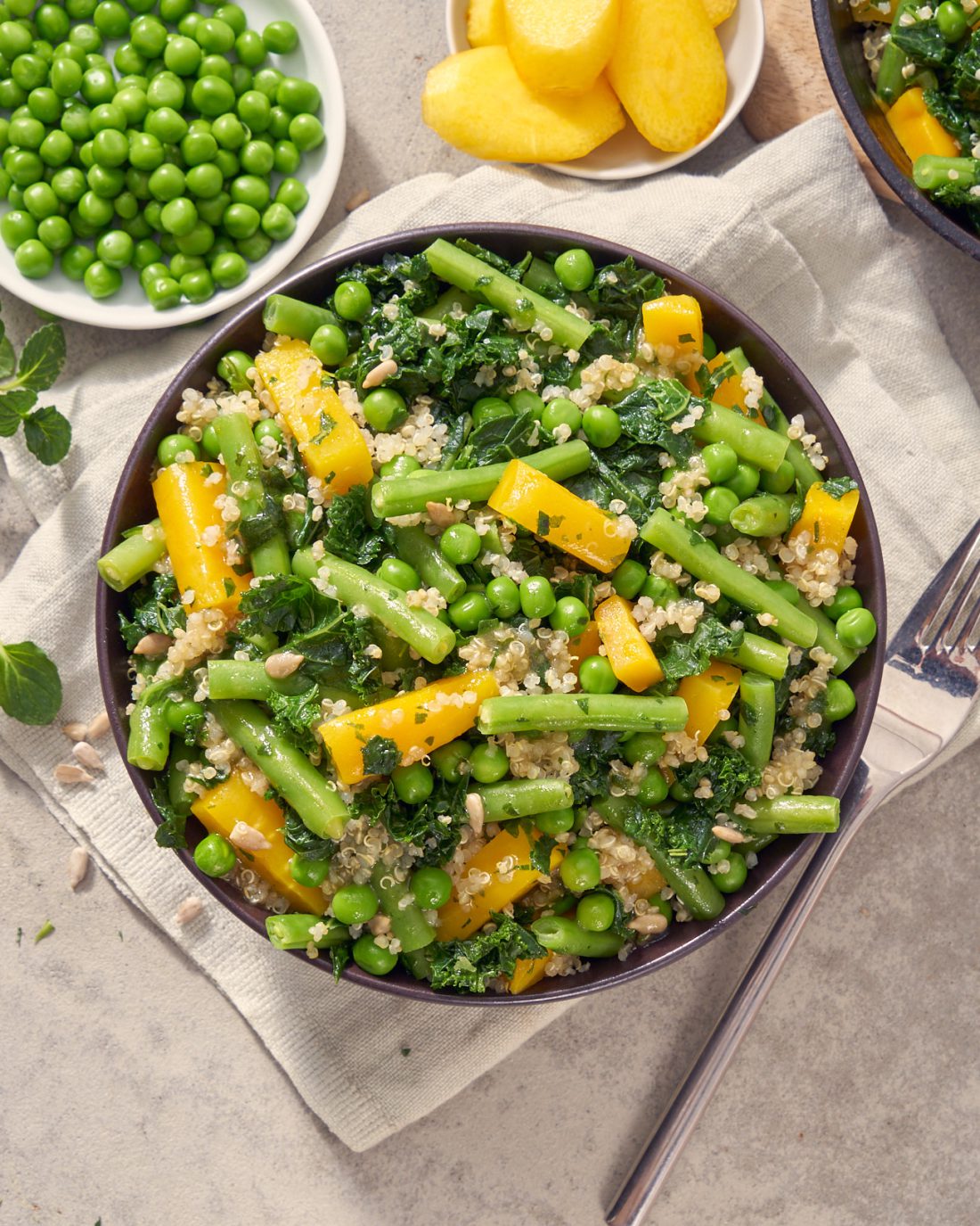 Gemüse Bowl Quinoa mit Erbsen und &amp; Grünkohl • Schnell fertig | FRoSTA
