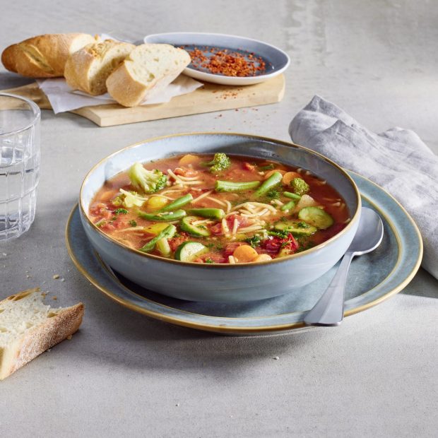 Rezept: Spicy One-Pot Minestrone mit Nudeln I FRoSTA