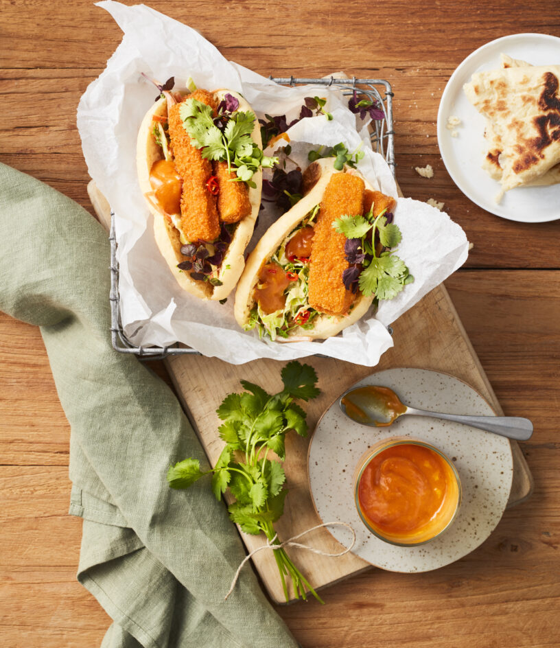 Gefüllte Pitabrote mit Veggie Stäbchen und Mango-Ketchup | FRoSTA