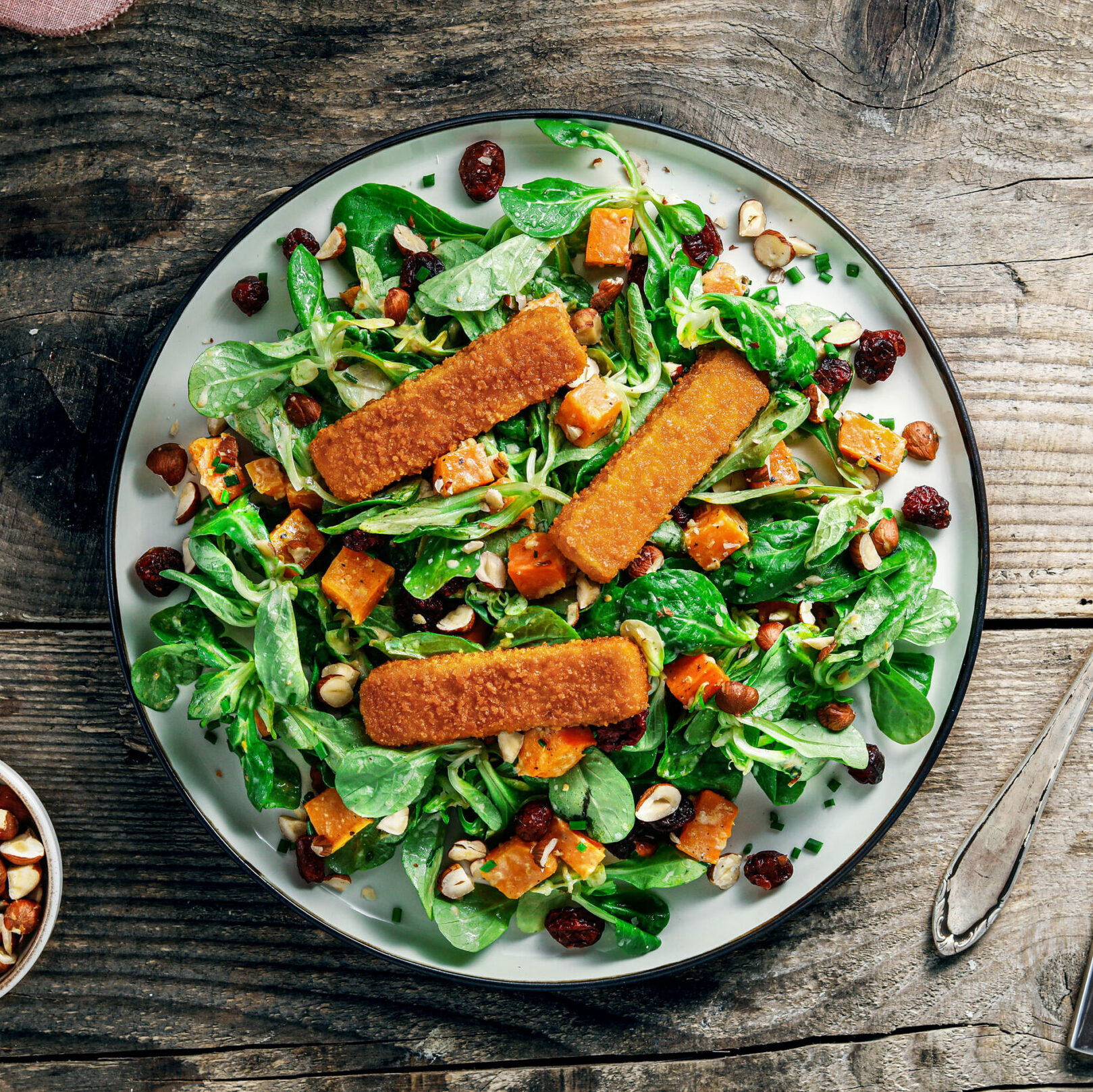 Warmer Süßkartoffelsalat mit Veggie Fischstäbchen | FRoSTA