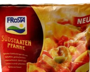 Eine FRoSTA Südstaaten Pfanne mit Bild eines Gemüse-Fleisch-Pfannengerichts und NEU!-Hinweis, inkl. Reinheitsgebot-Angaben auf Deutsch.