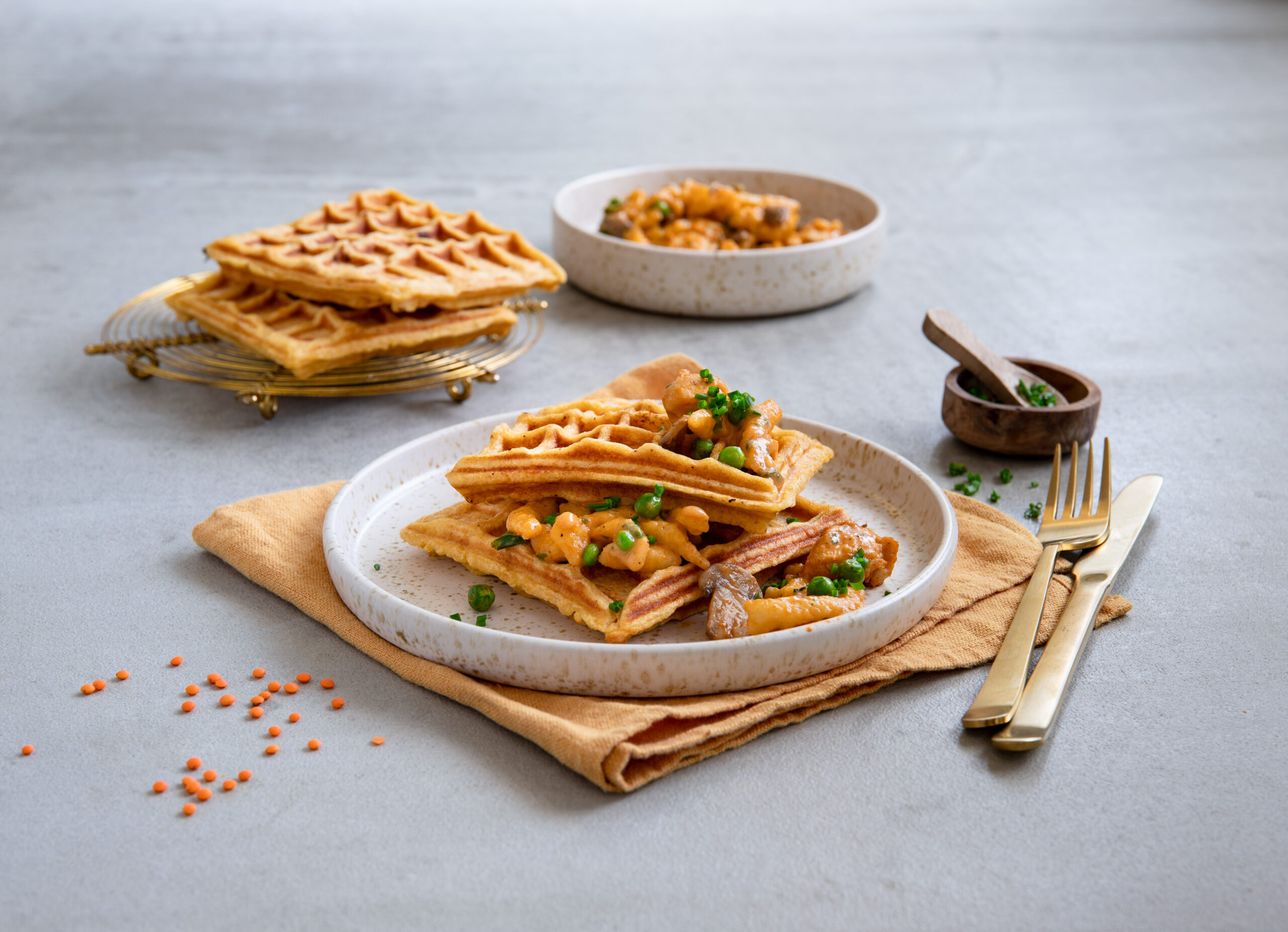 Linsen-Waffeln getoppt mit Rahmgeschnetzeltes - FRoSTA.de