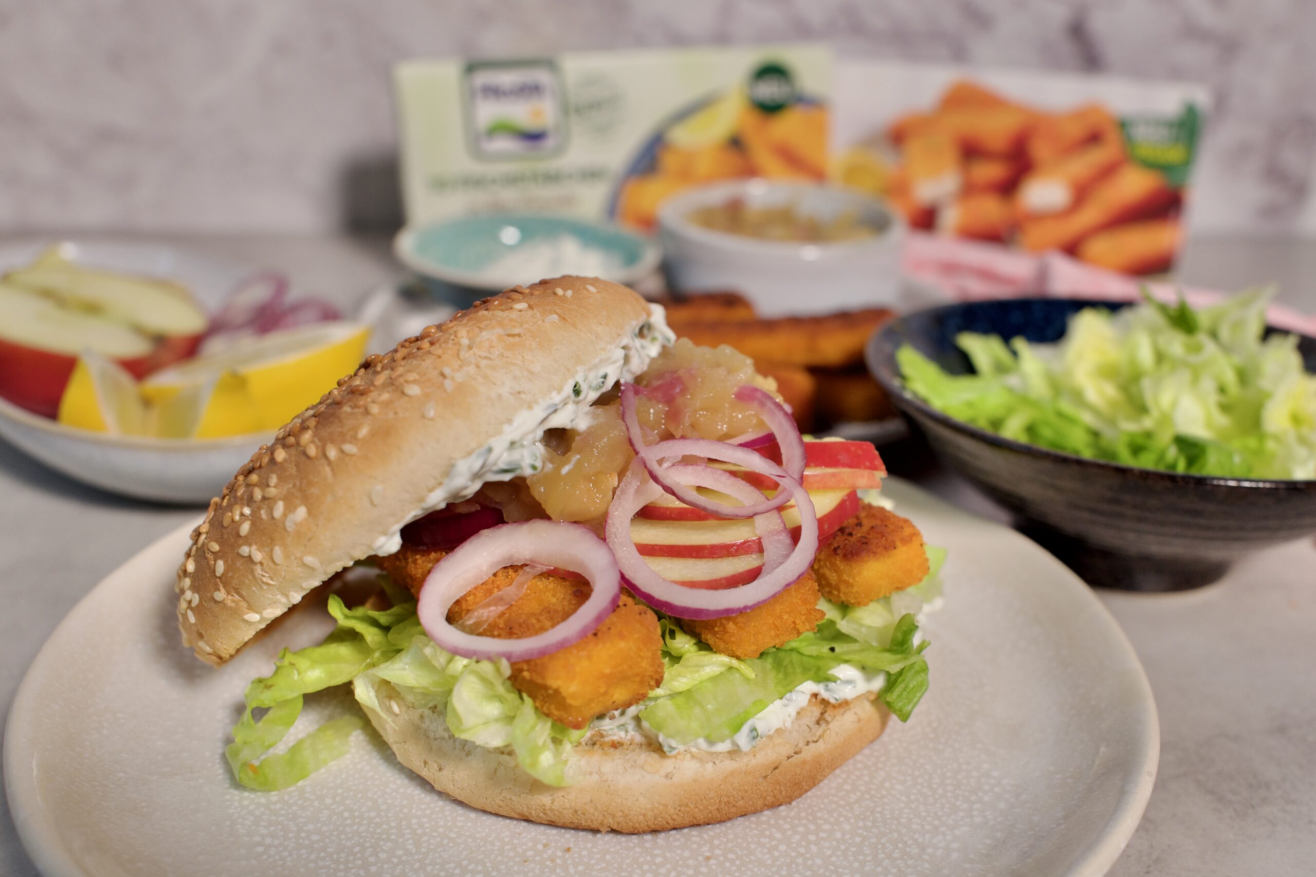 Fischburger mit Apfel-Zwiebel-Chutney - FRoSTA.de