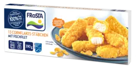 Eine Packung FRoSTA Cornflakes-Stäbchen, ein FRoSTA-Tiefkühlprodukt, mit einem blauen Teller, auf dem panierte Fischstücke liegen.