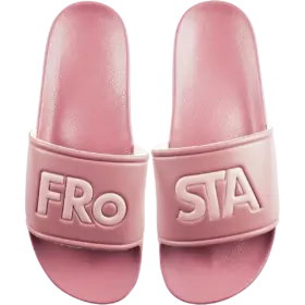 Ein Paar rosa Badeschuhe FRoSTAletten Unisex-Sandalen mit erhabenem Text; auf der linken Sandale steht „FRo“ und auf der rechten Sandale „STA“.