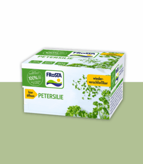Eine rechteckige Packung FRoSTA Petersilie wird vor einem grün-weißen Hintergrund präsentiert. Die Verpackung zeigt Abbildungen von frischer Petersilie sowie Produktinformationen auf Deutsch. Dabei handelt es sich um ein FRoSTA Tiefkühlprodukt, das für Qualität und Frische steht.