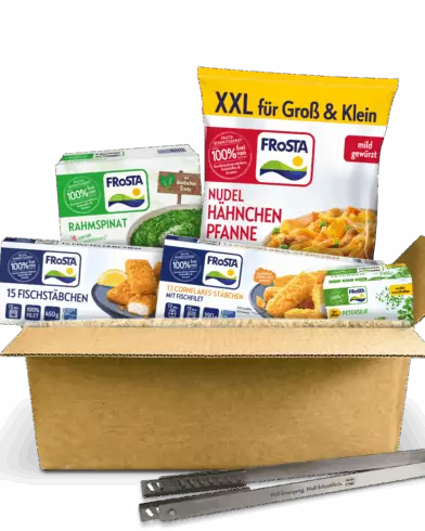 Eine geöffnete Fisch & mehr Box enthält FRoSTA-Tiefkühlprodukte: panierte Fischstäbchen, Spinat, Hühnerpfannengericht, und vorne eine Servierzange.